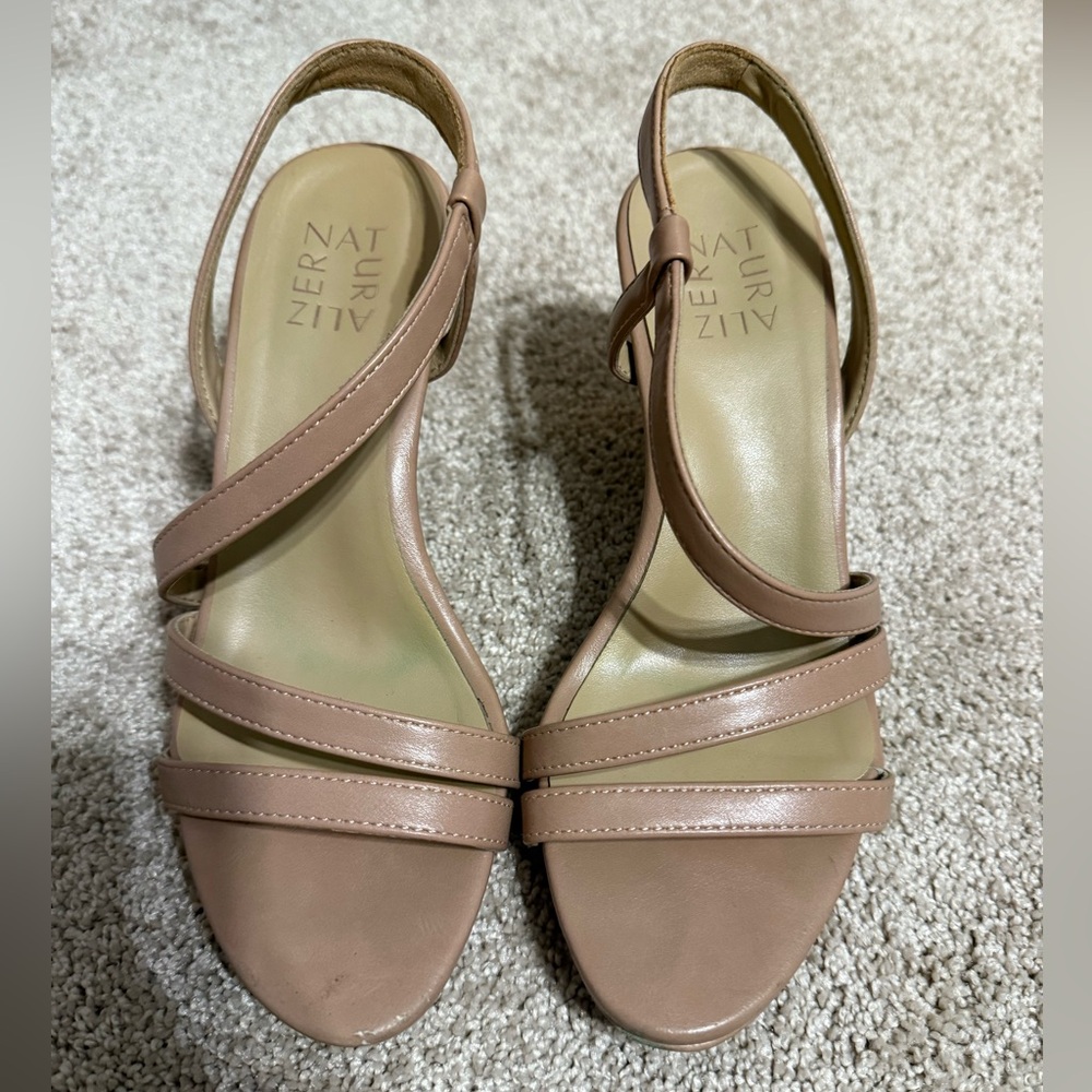 Naturalizer Women’s Brenta Strappy Nude Neutral Sandals
